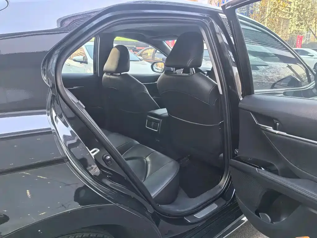 Toyota Camry 2023 из CN, фото 10