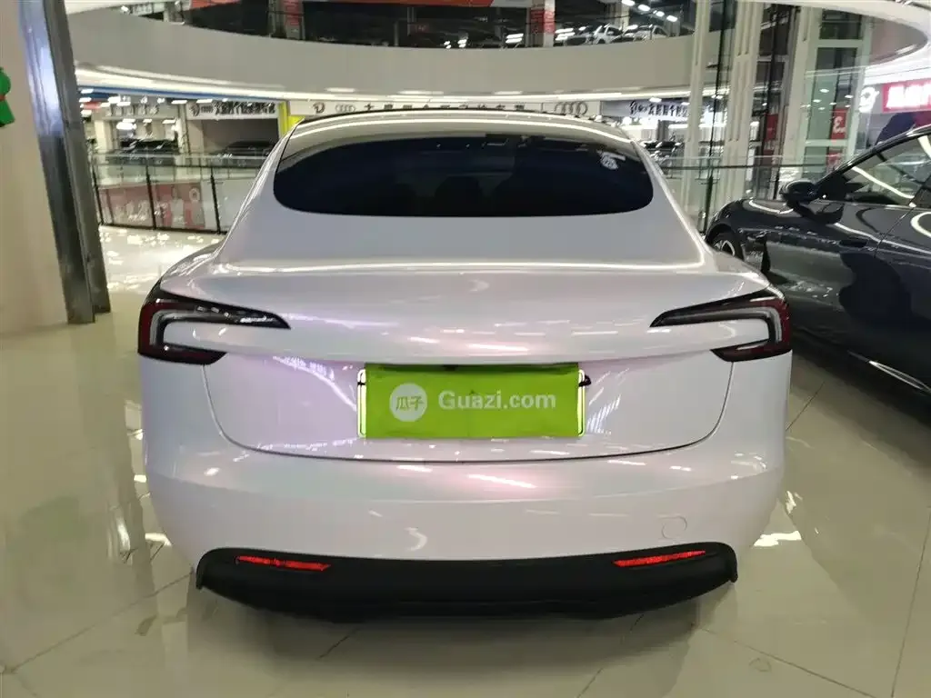 Tesla Model 3 — фото 4