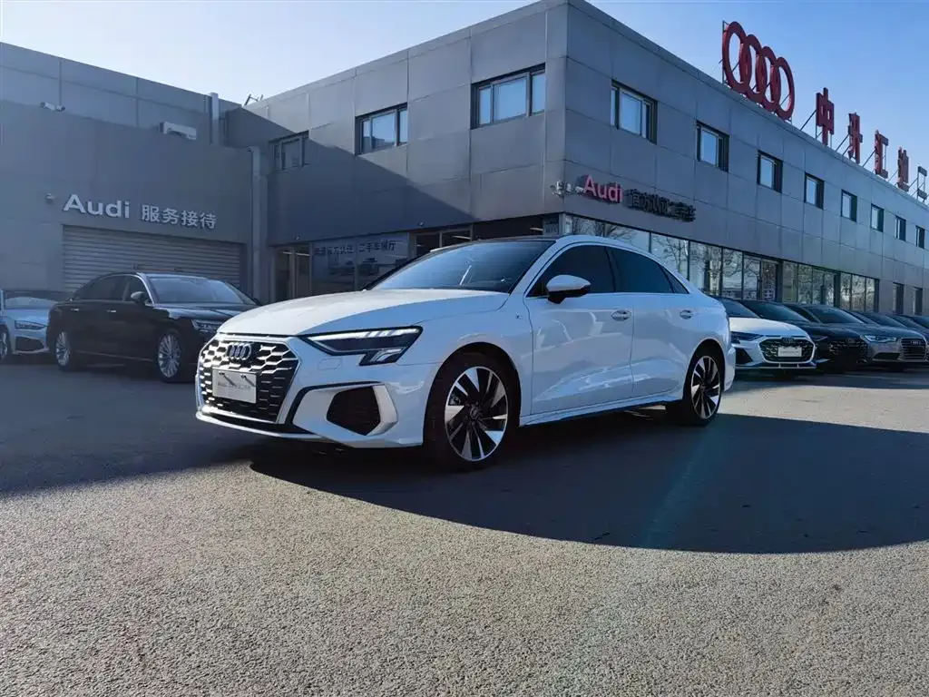Audi A3 2023 из CN, фото 1