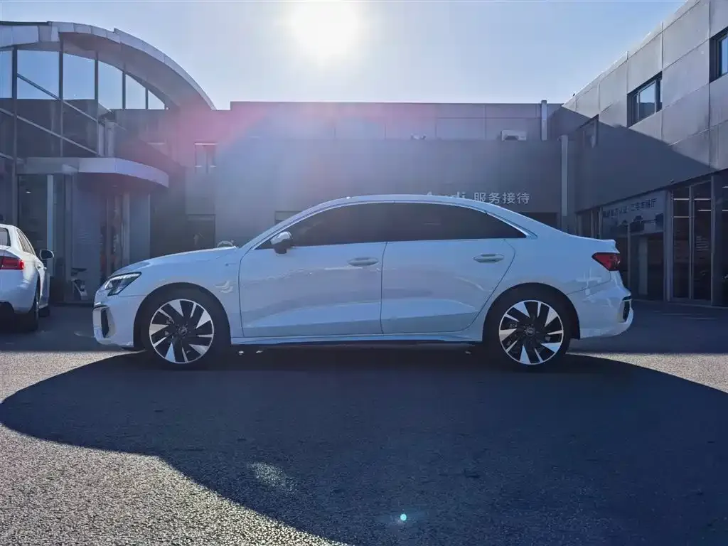Audi A3 2023 из CN, фото 7