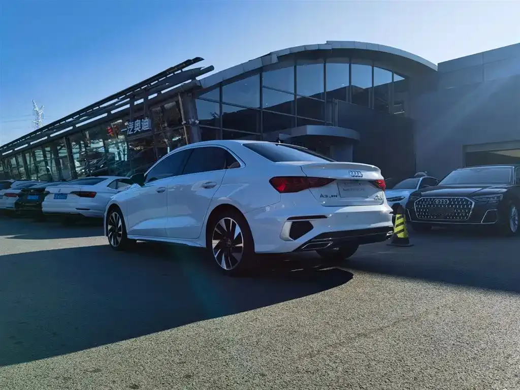 Audi A3 2023 из CN, фото 4