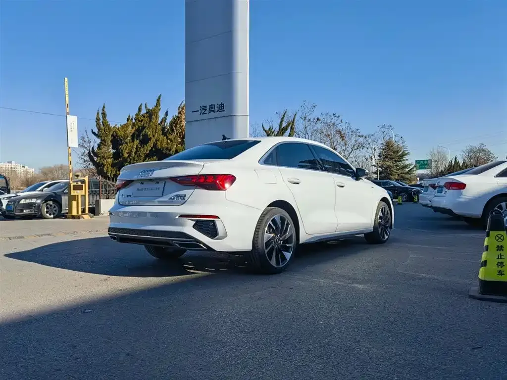 Audi A3 2023 из CN, фото 8