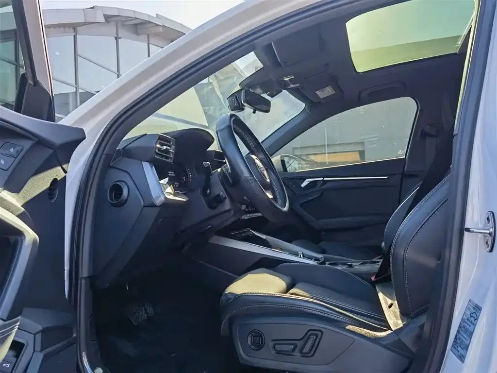 Audi A3 2023 из CN, фото 10