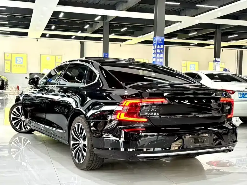 Volvo S90 2024 из CN, фото 9