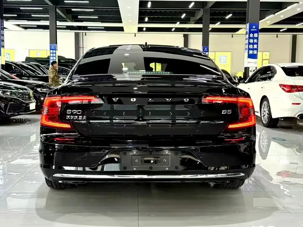 Volvo S90 2024 из CN, фото 8