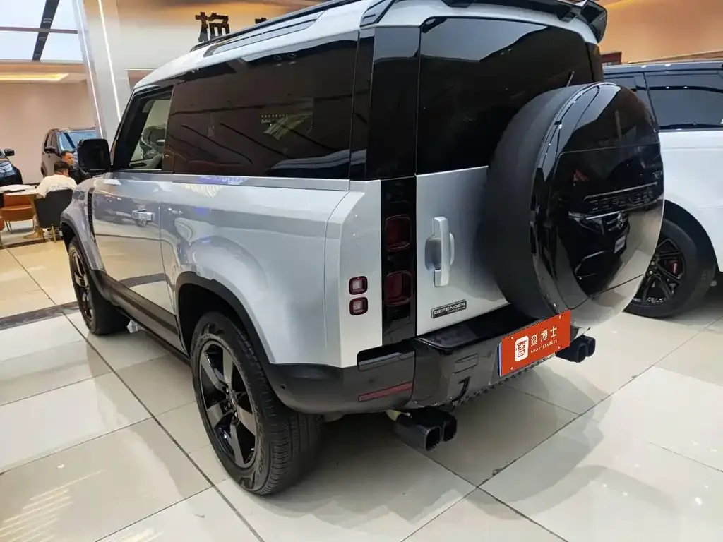 Land Rover Defender — фото 9