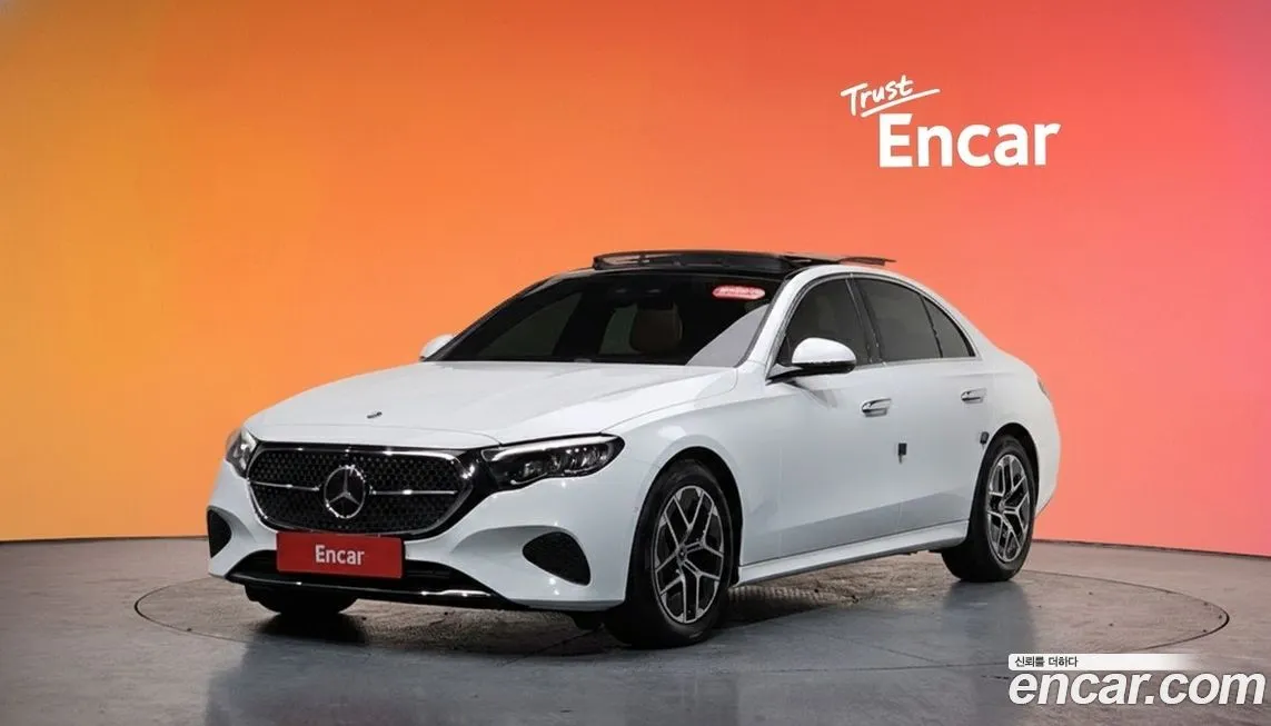 Mercedes-Benz E-Class — фото 1