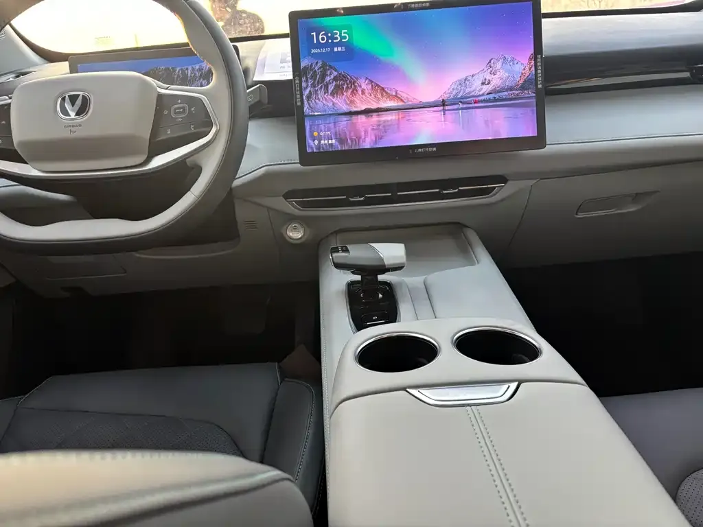 Changan UNI-Z New Energy 2024 из CN, фото 5