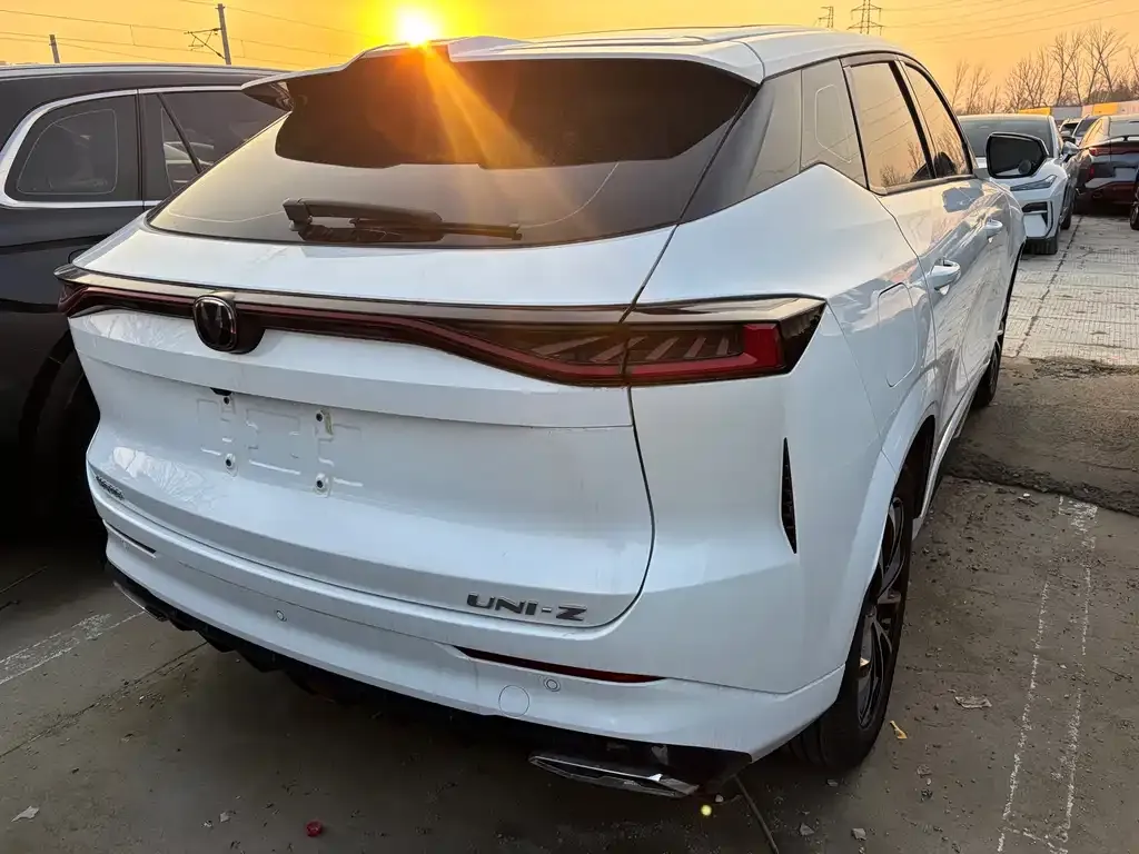 Changan UNI-Z New Energy 2024 из CN, фото 7