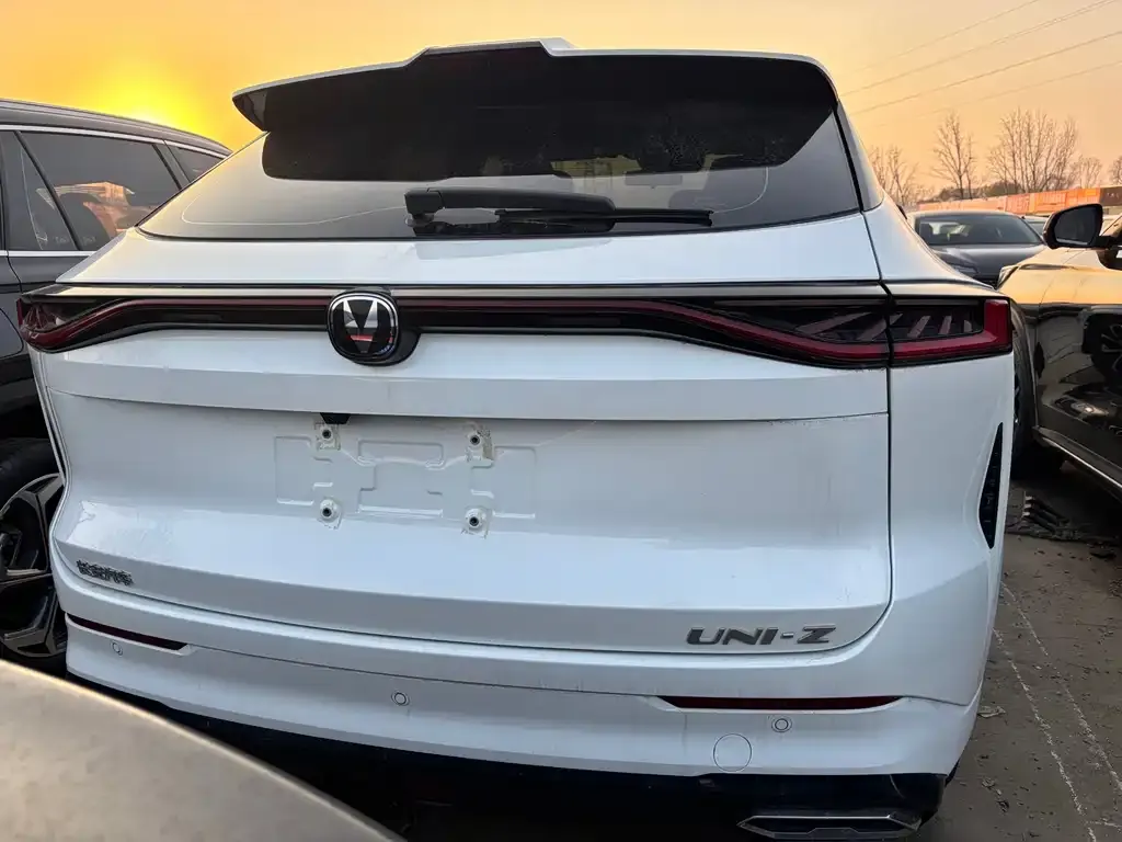 Changan UNI-Z New Energy 2024 из CN, фото 8