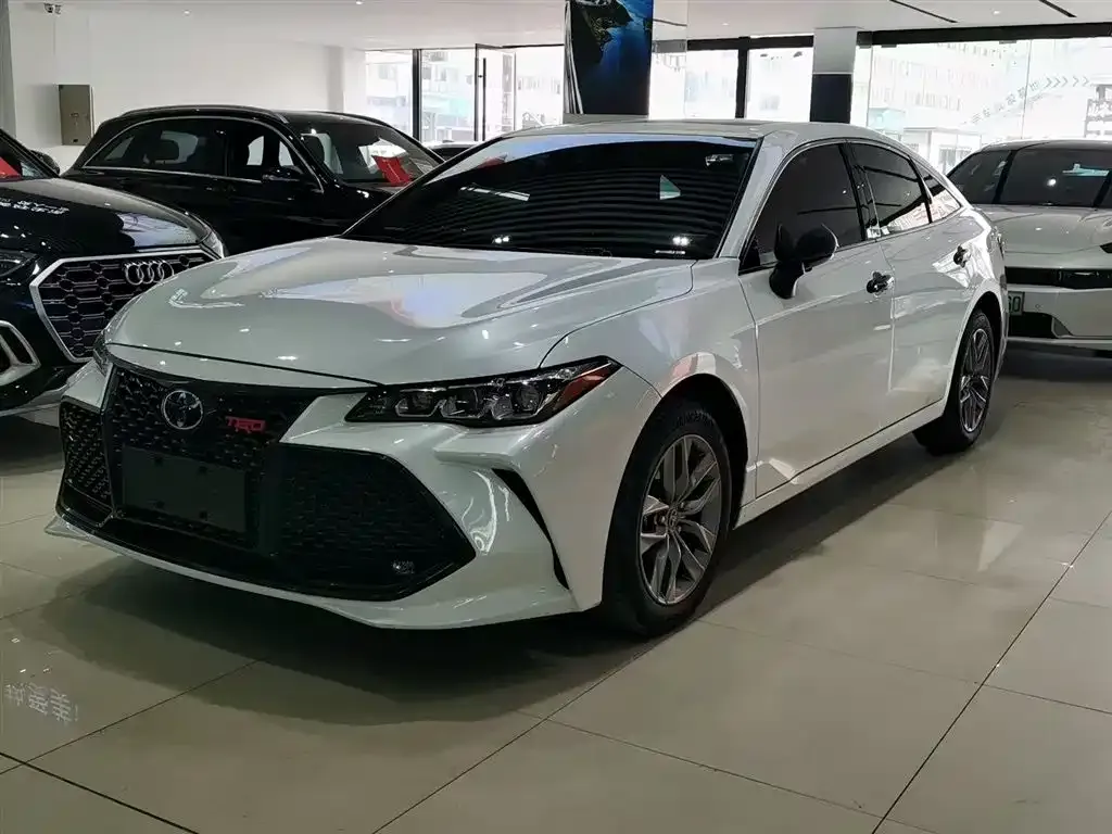 Toyota Avalon 2022 из CN, фото 1