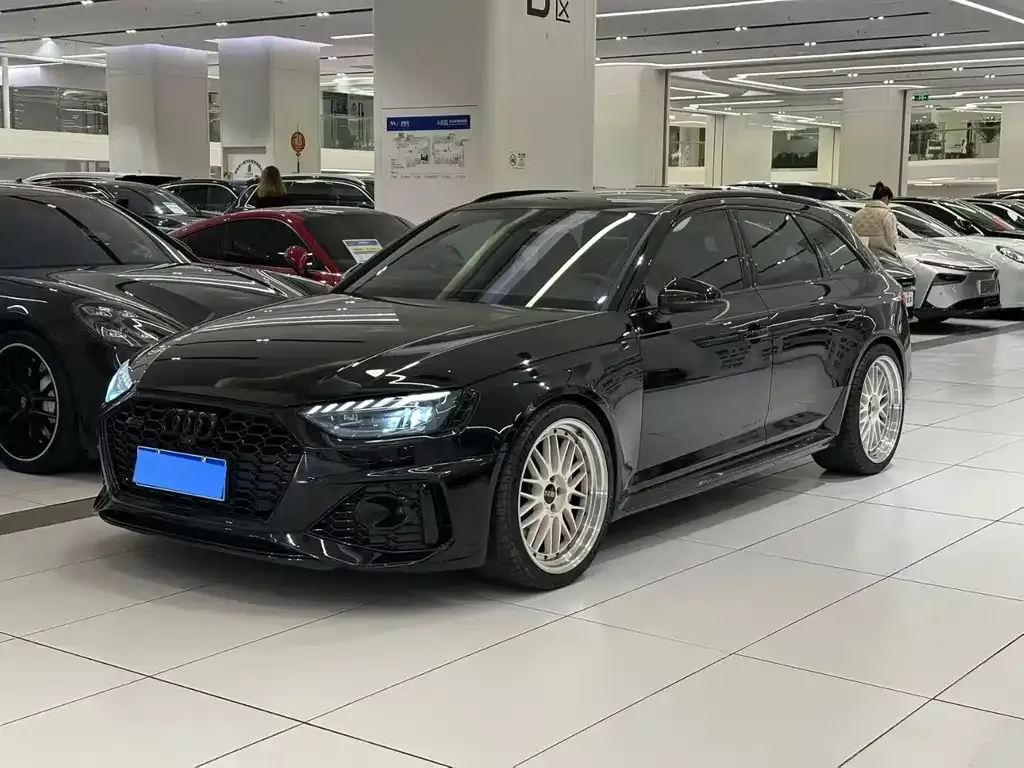 Audi RS 4 2021 из CN, фото 1