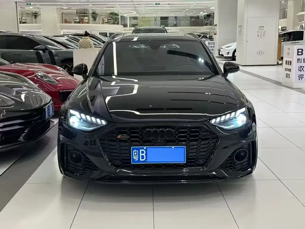 Audi RS 4 2021 из CN, фото 4
