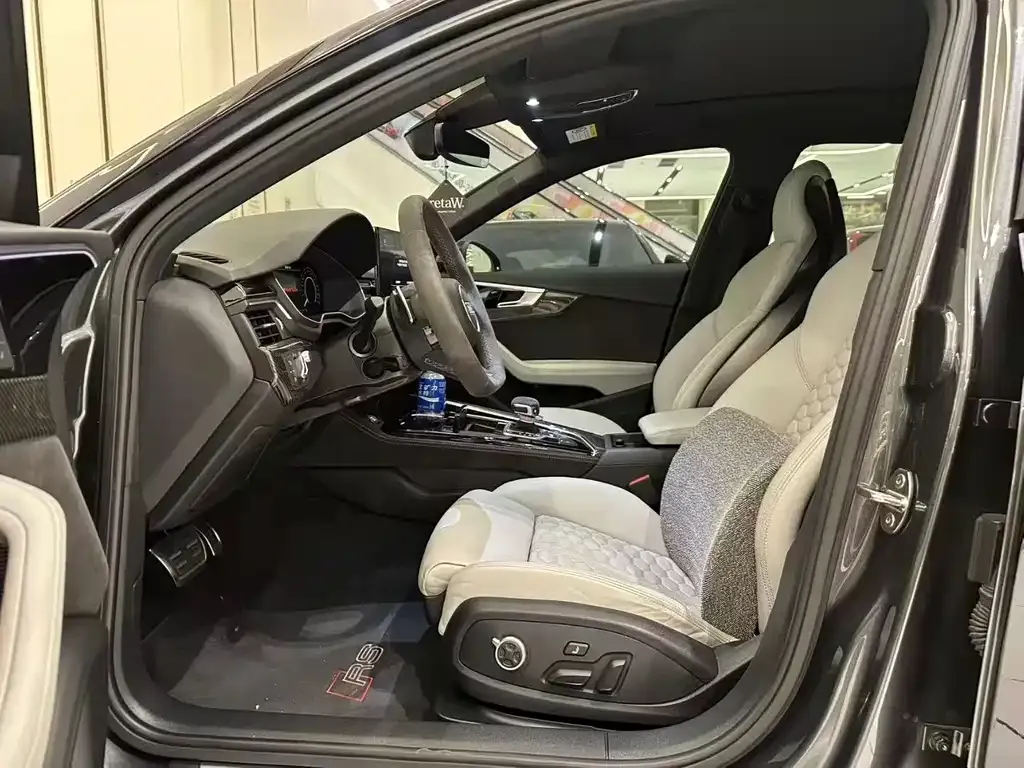 Audi RS 4 2021 из CN, фото 7