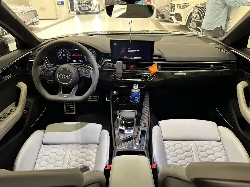 Audi RS 4 2021 из CN, фото 8