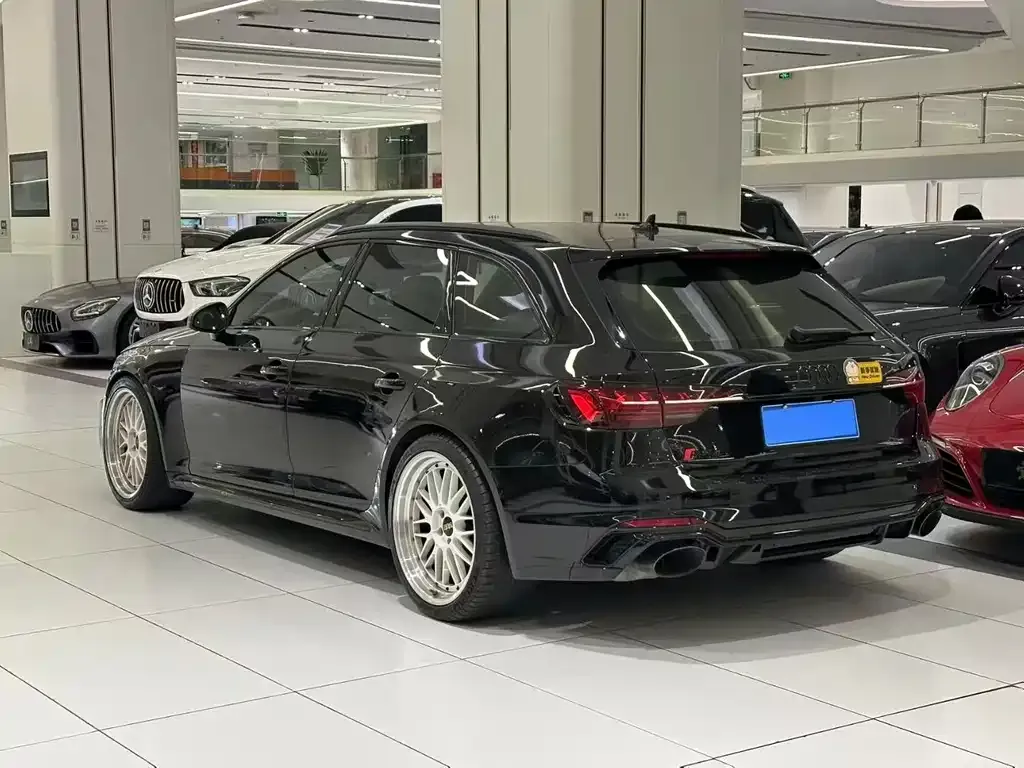Audi RS 4 2021 из CN, фото 5
