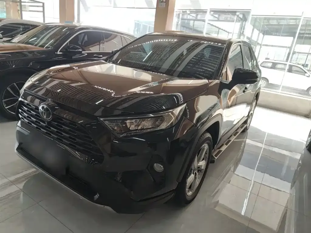 Toyota RAV4 — фото 2