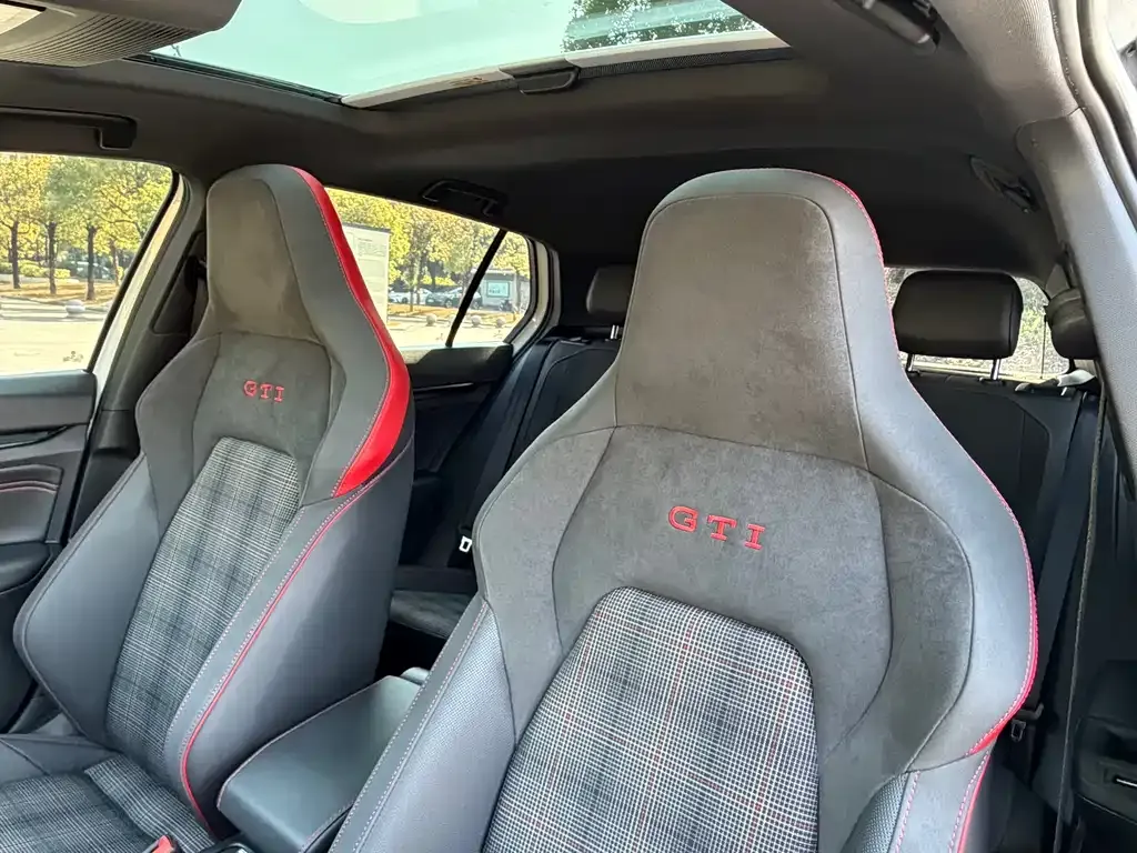 Volkswagen Golf GTI 2022 из CN, фото 7