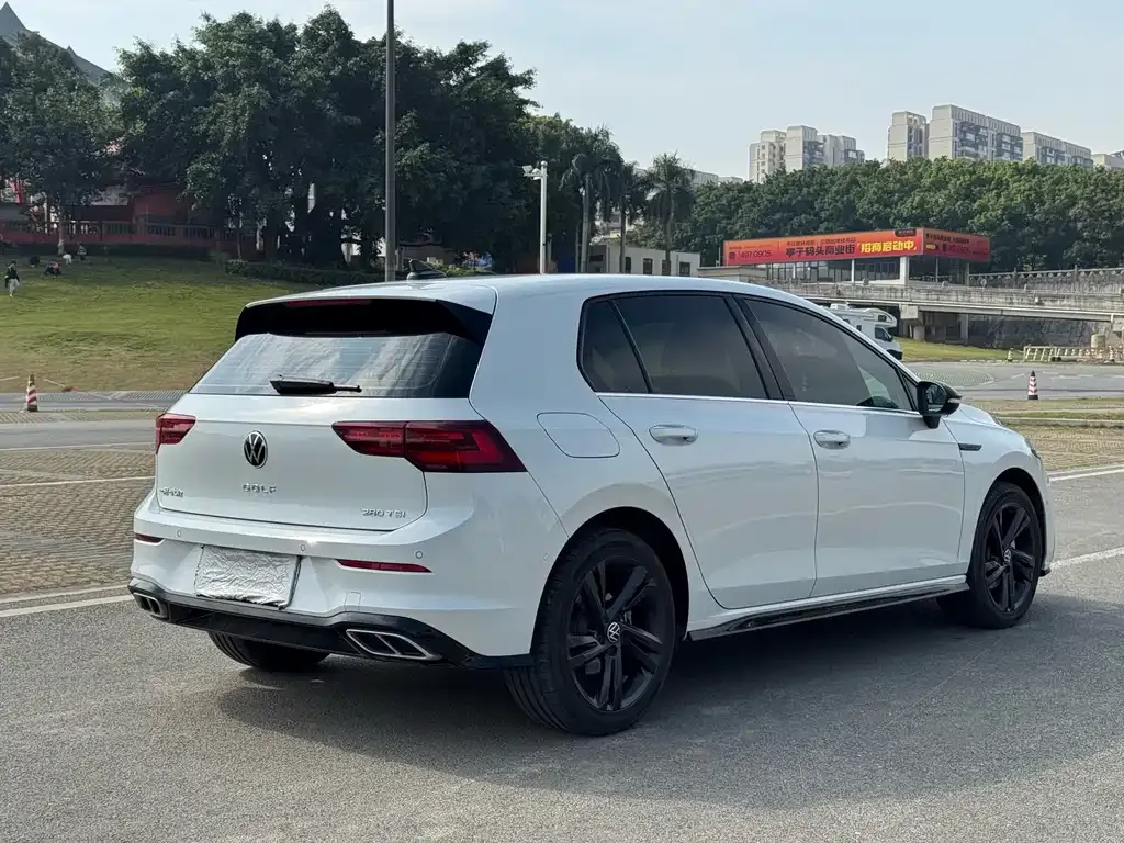 Volkswagen Golf 2022 из CN, фото 5