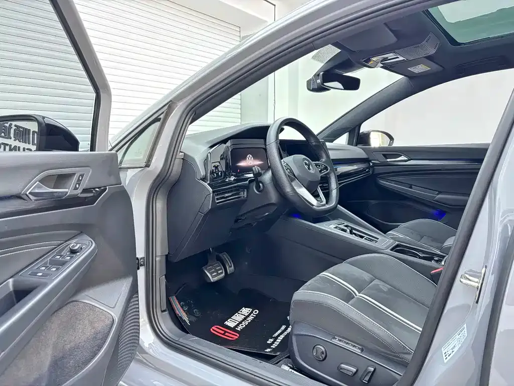 Volkswagen Golf 2022 из CN, фото 4