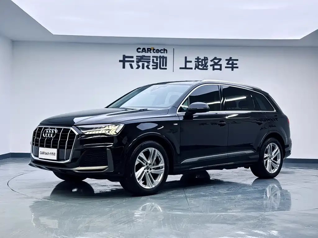 Audi Q7 — фото 1