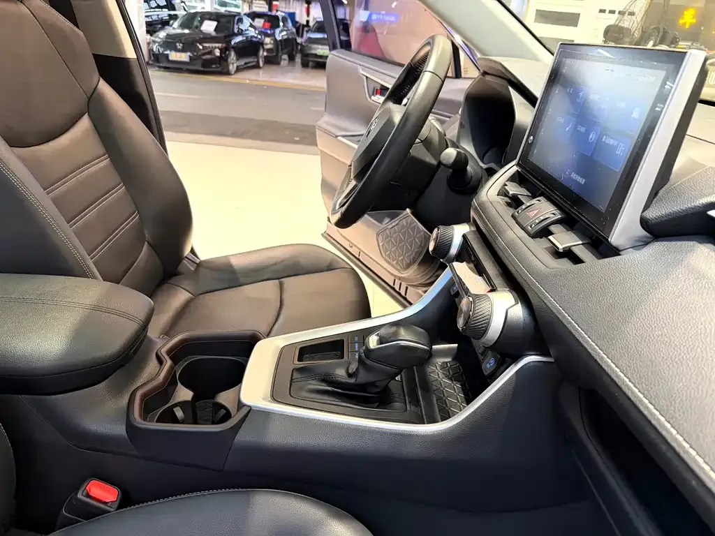 Toyota RAV4 2022 из CN, фото 5
