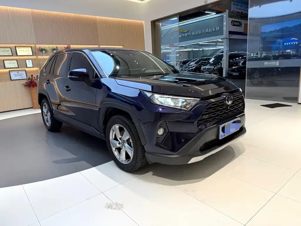 Toyota RAV4 2022 из CN, фото 2