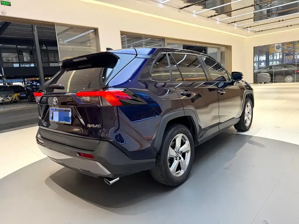 Toyota RAV4 2022 из CN, фото 4