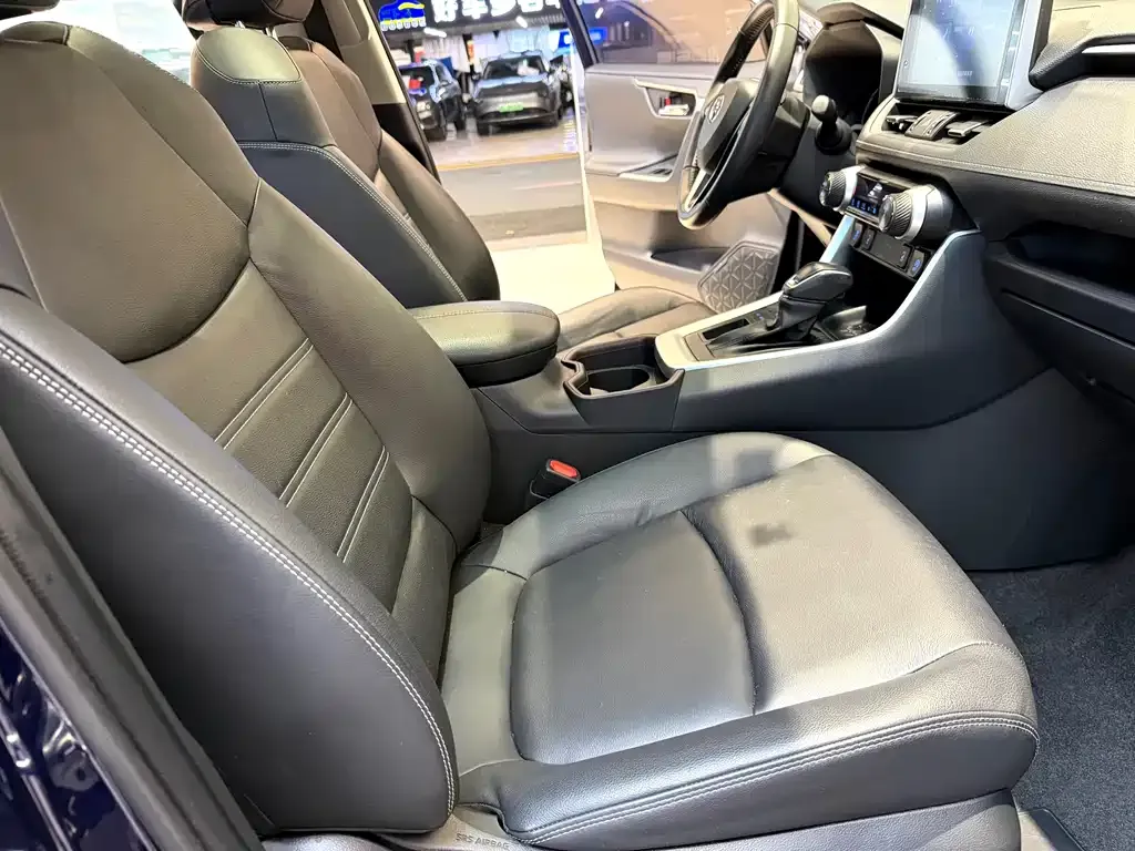 Toyota RAV4 2022 из CN, фото 8