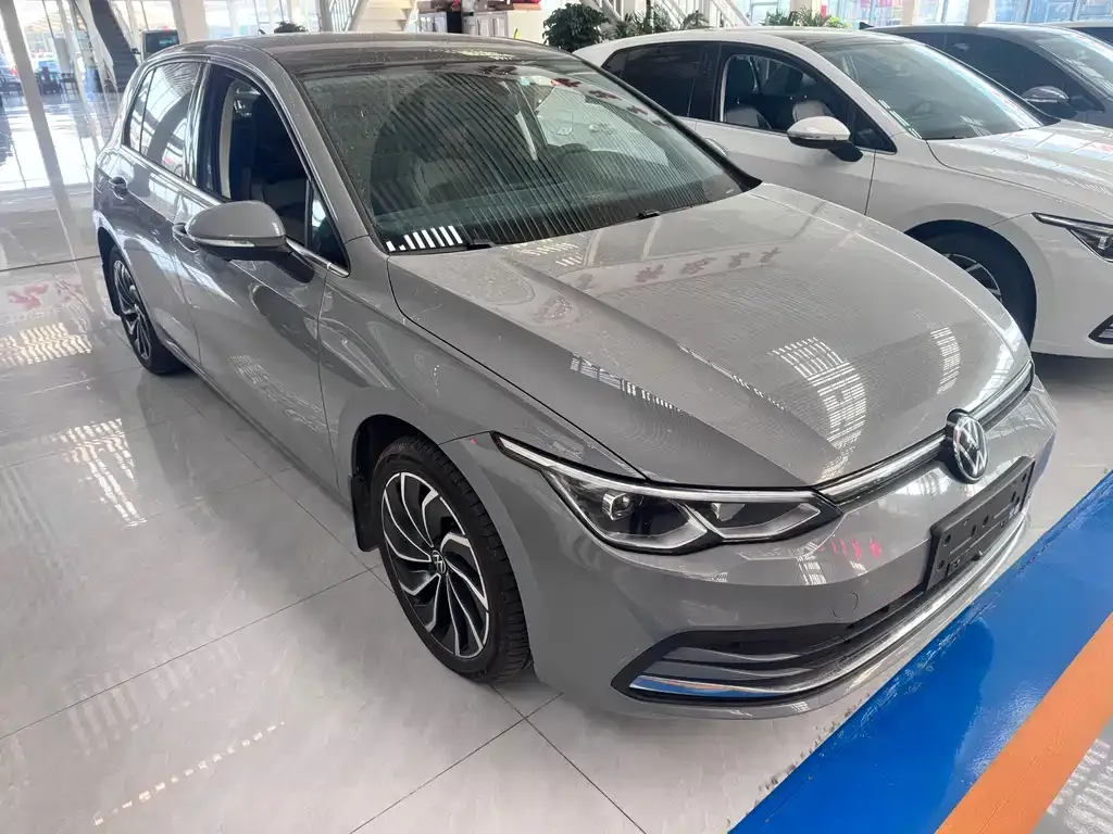Volkswagen Golf 2024 из CN, фото 5