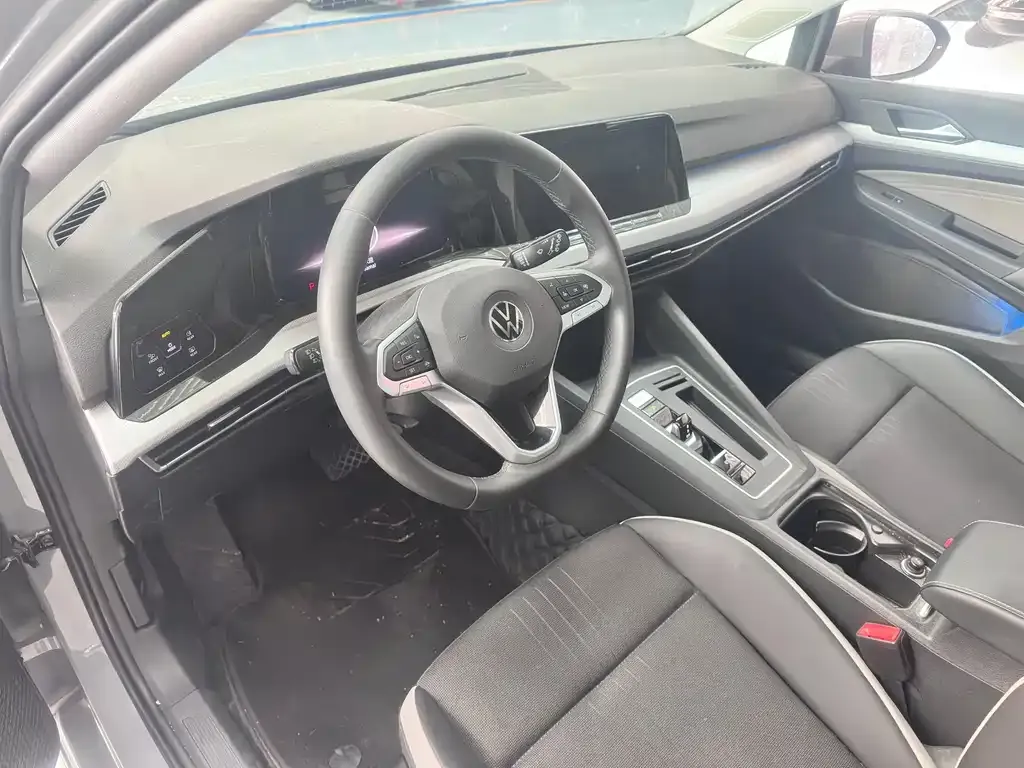 Volkswagen Golf 2024 из CN, фото 6