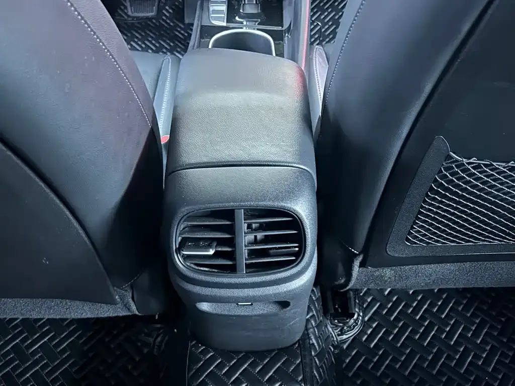 Hyundai Elantra 2023 из CN, фото 2