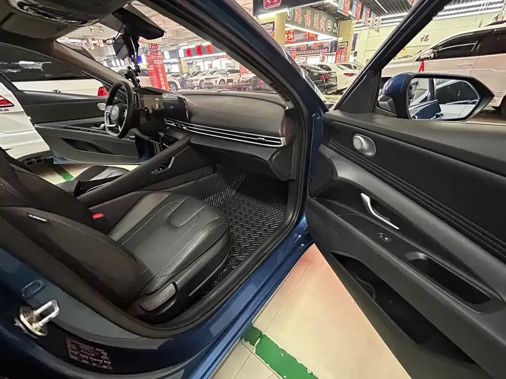 Hyundai Elantra 2023 из CN, фото 6