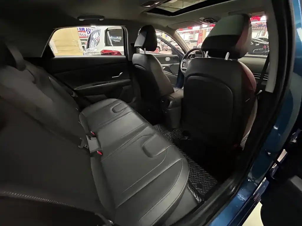 Hyundai Elantra 2023 из CN, фото 4