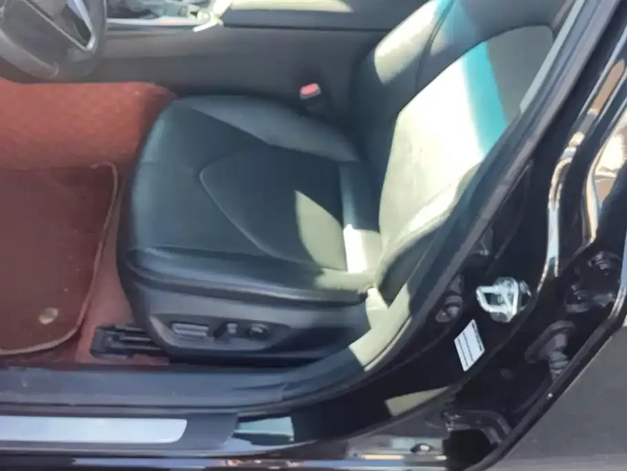 Toyota Camry 2023 из CN, фото 3