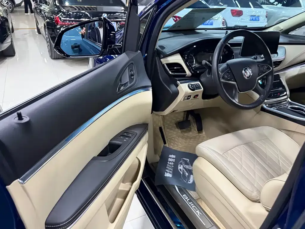 Buick GL8 2023 из CN, фото 3