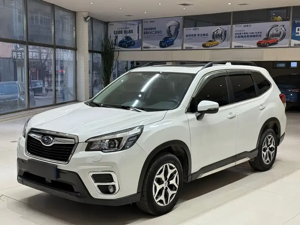 Subaru Forester — фото 1