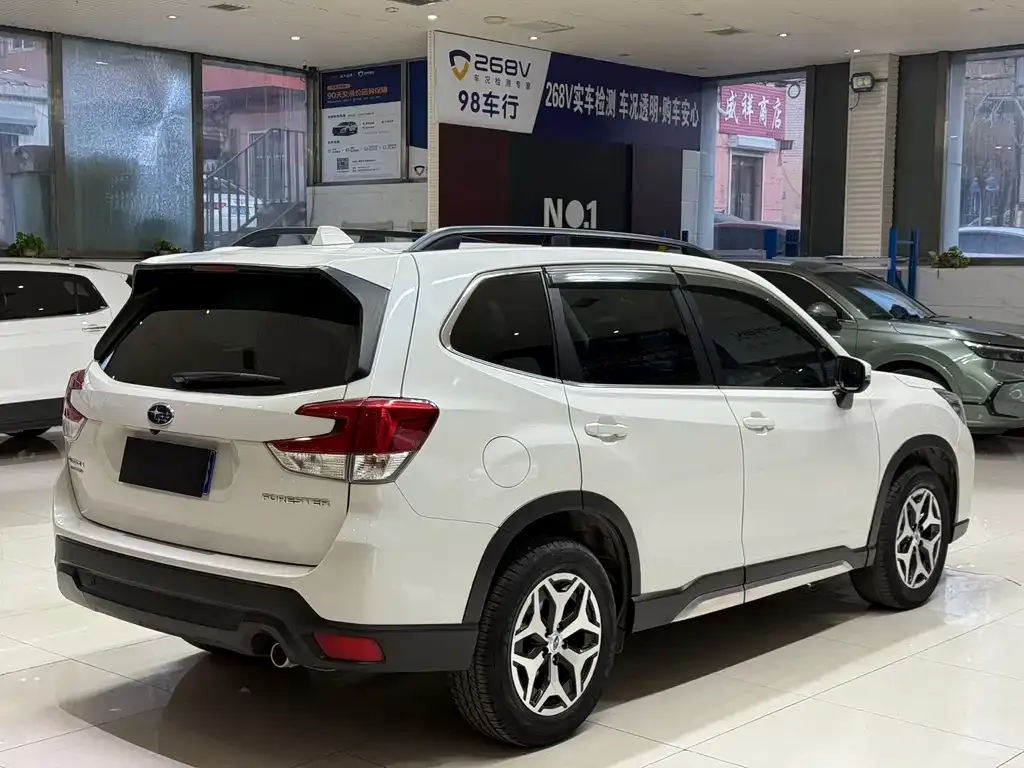 Subaru Forester — фото 7