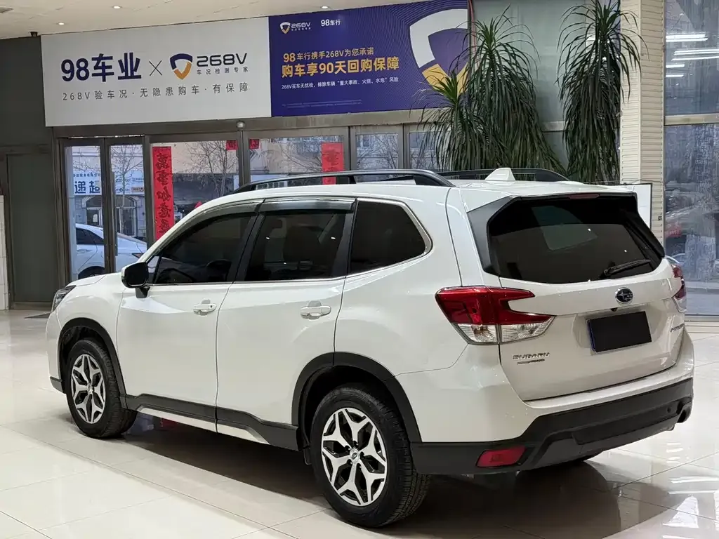 Subaru Forester — фото 10