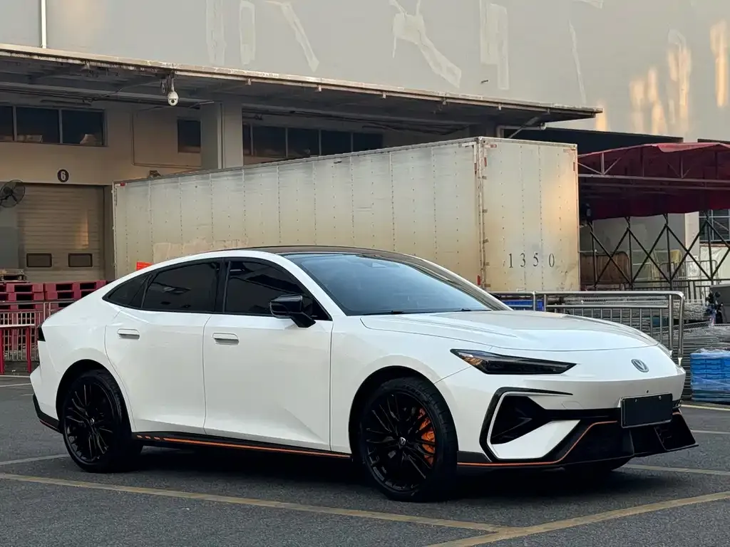 Changan UNI-V 2025 из CN, фото 3