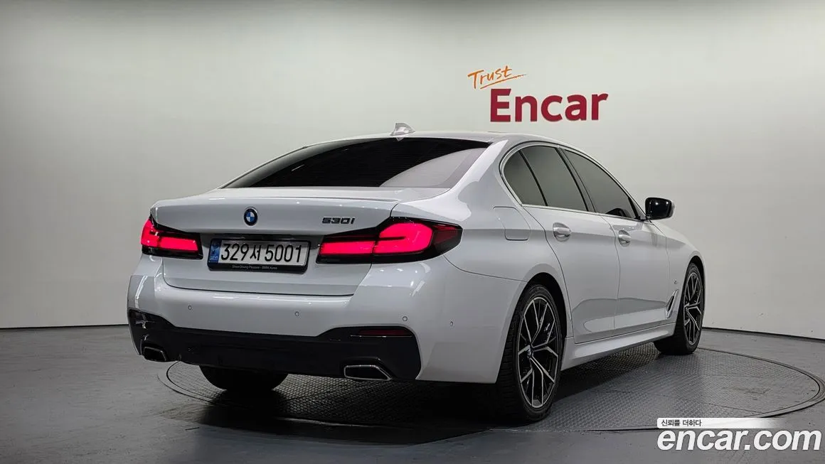 BMW 5-Series 2022 из KR, фото 2