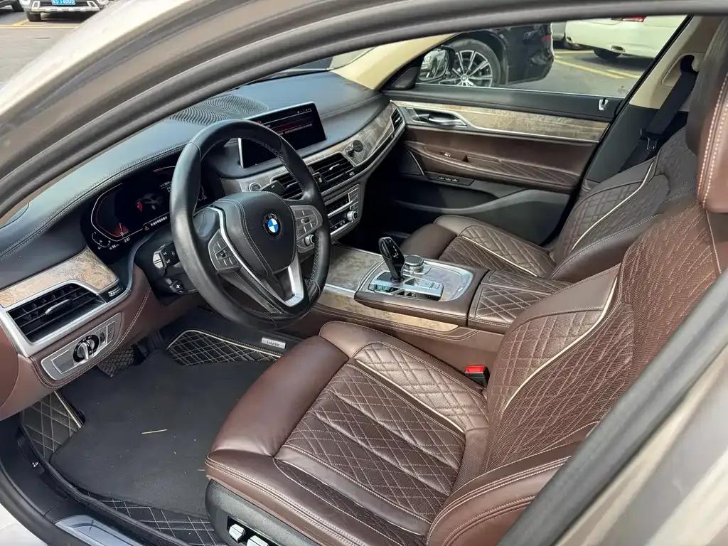 BMW 7 Series 2021 из CN, фото 8