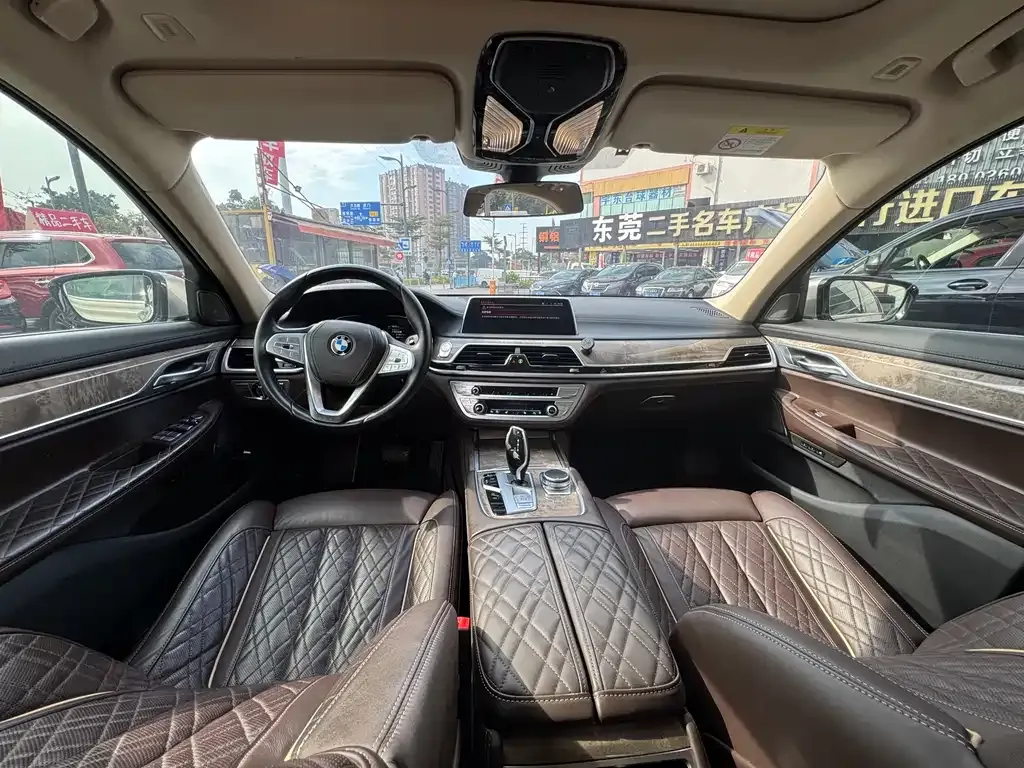 BMW 7 Series 2021 из CN, фото 3