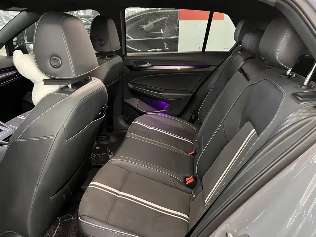 Volkswagen Golf 2022 из CN, фото 10