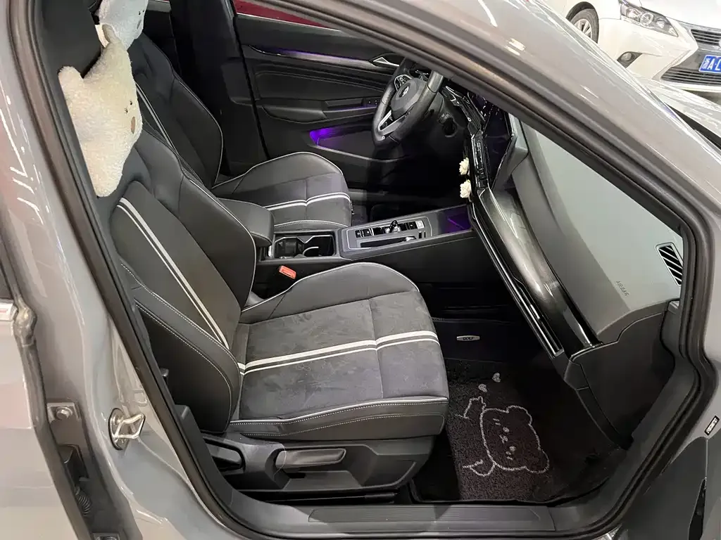 Volkswagen Golf 2022 из CN, фото 3