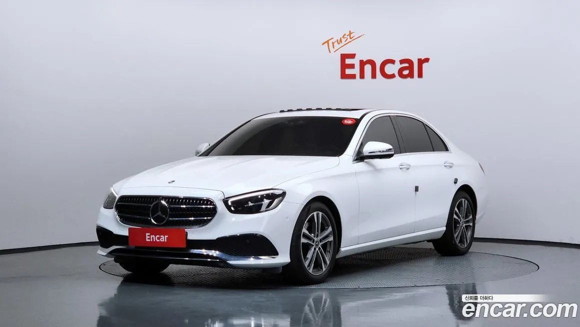 Mercedes-Benz E-Class — фото 1