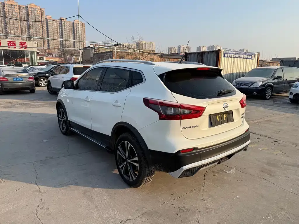 Nissan Qashqai — фото 5