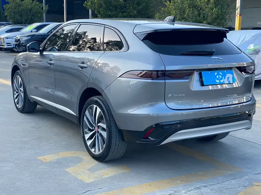 Jaguar F-PACE — фото 6
