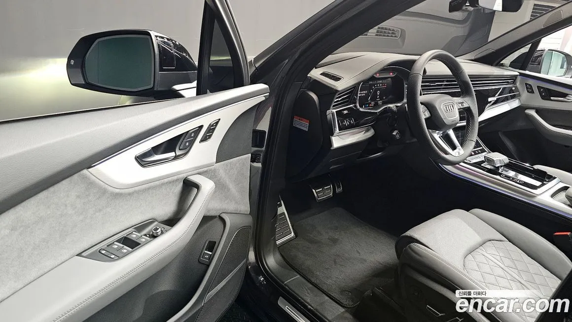 Audi Q7 2025 из KR, фото 4