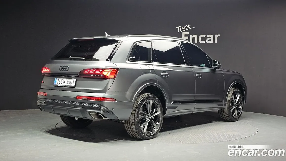Audi Q7 2025 из KR, фото 5